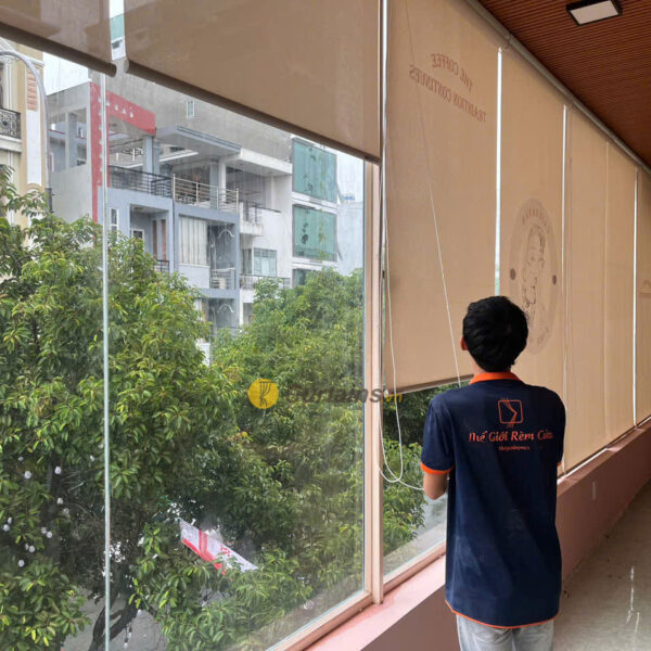 In rèm cuốn logo vải lưới, tranh theo yêu cầu giá rẻ